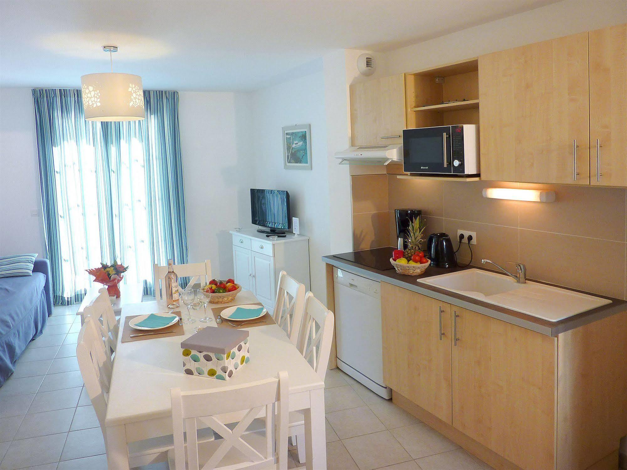 Terres De France - De La Cabre D'or Holiday park Cabries